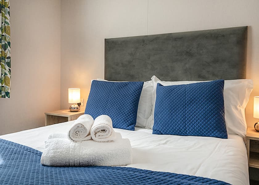 Standard 2 Bed (Pet) - Sun Haven Holiday Park, Mawgan Porth, Nr Newquay