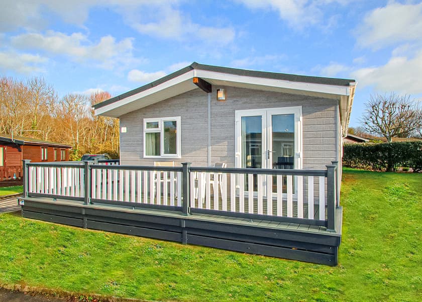 Select Lodge Plus 3 - Shorefield Country Park, Milford-on-Sea, Nr Lymington