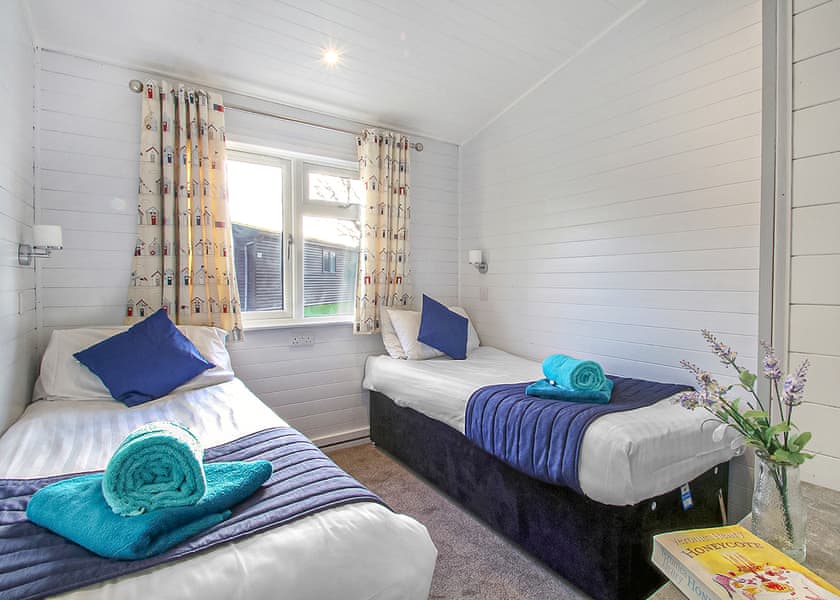 Superior Lodge Plus 4 - Shorefield Country Park, Milford-on-Sea, Nr Lymington