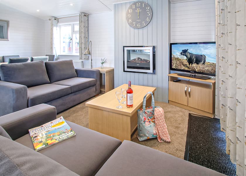 Typical | Superior Lodge Plus 2 - Shorefield Country Park, Milford-on-Sea, Nr Lymington