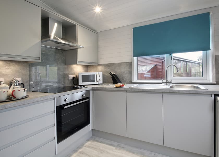 Select Lodge Plus 1 (Pet) - Shorefield Country Park, Milford-on-Sea, Nr Lymington