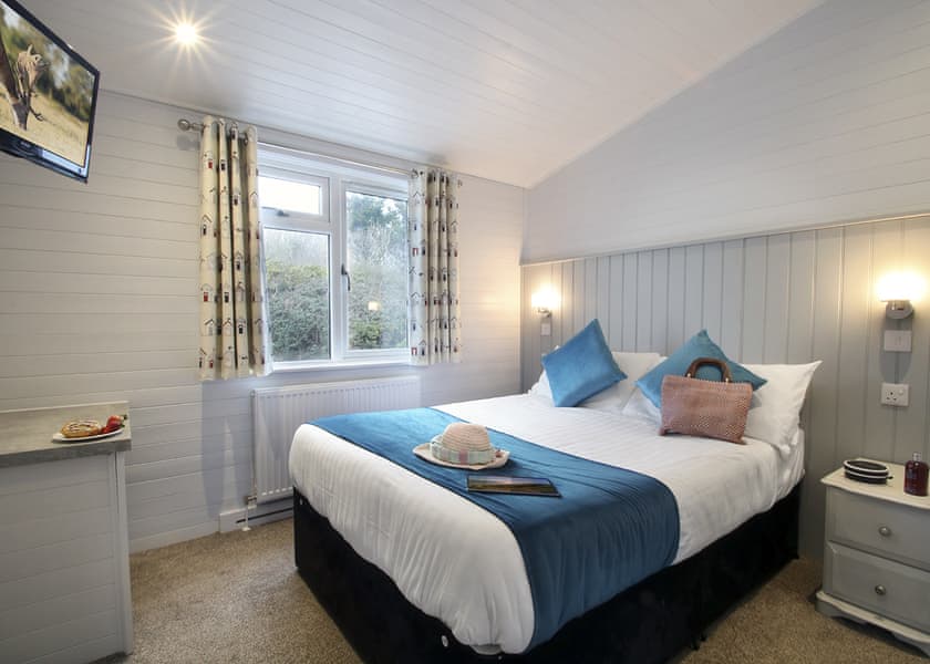 Select Lodge Plus 1 (Pet) - Shorefield Country Park, Milford-on-Sea, Nr Lymington