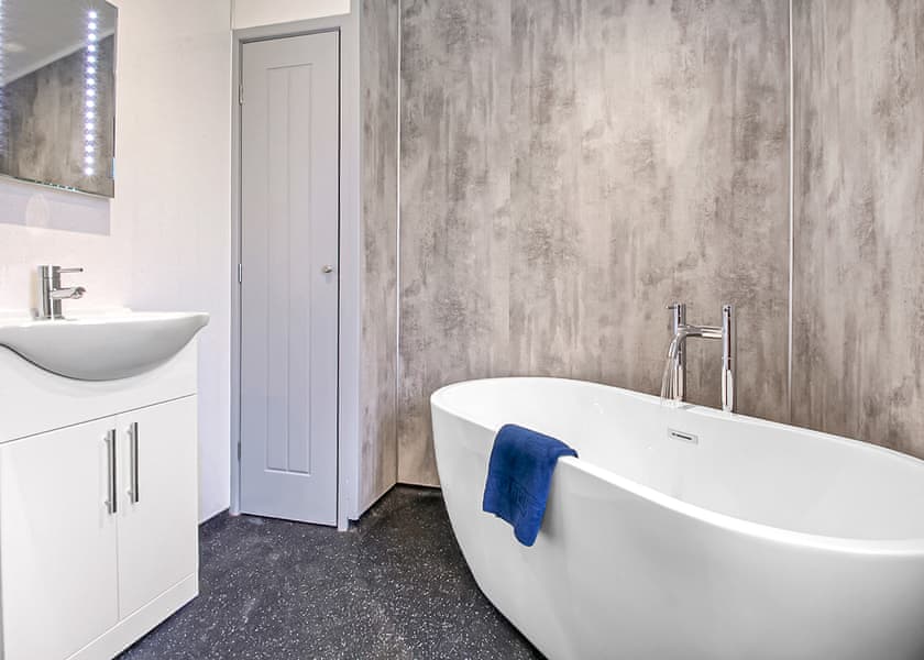 Select Lodge Plus 1 (Pet) - Shorefield Country Park, Milford-on-Sea, Nr Lymington
