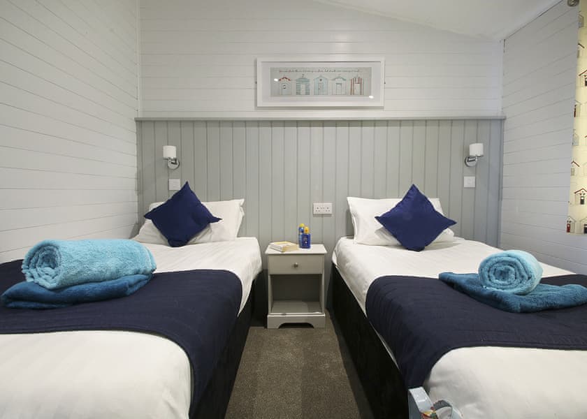 Select Lodge Plus 4 (Pet) - Shorefield Country Park, Milford-on-Sea, Nr Lymington