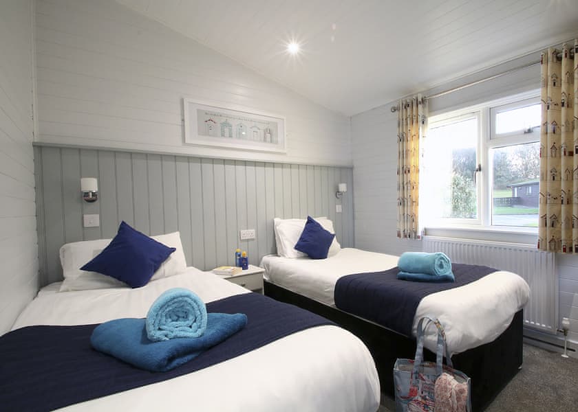 Superior Lodge Plus 2 (Pet) - Shorefield Country Park, Milford-on-Sea, Nr Lymington