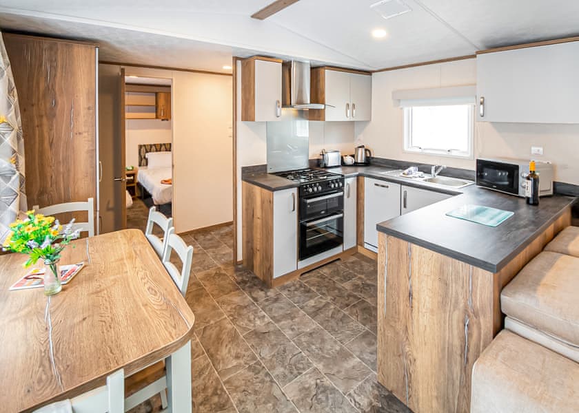 Supreme 2 (Pet) - Shorefield Country Park, Milford-on-Sea, Nr Lymington