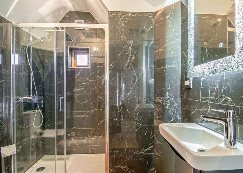 Silvertree House - Shorefield Country Park, Milford-on-Sea, Nr Lymington