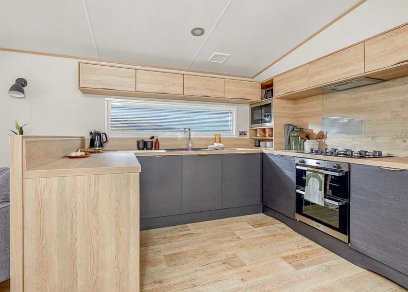 Sublime Caravan 2 - Shorefield Country Park, Milford-on-Sea, Nr Lymington