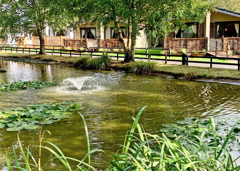 Forester 3 Bed Pondside in Sherwood Forest, Rufford Hoseasons