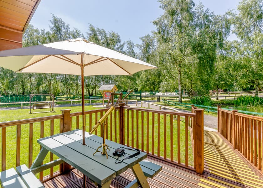 Forester 3 Bed Pondside in Sherwood Forest, Rufford Hoseasons