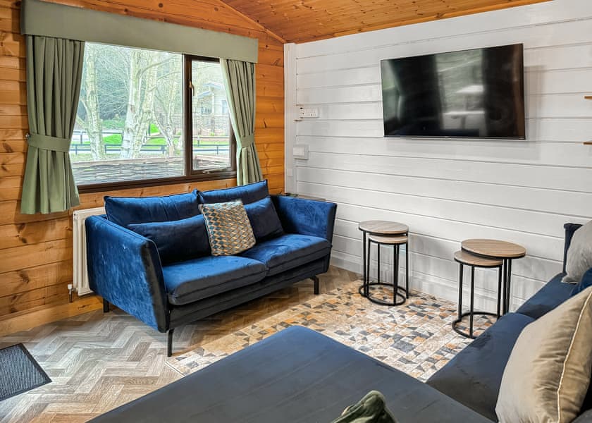 Forester 3 Bed Superior Pondside in Sherwood Forest, Rufford Hoseasons