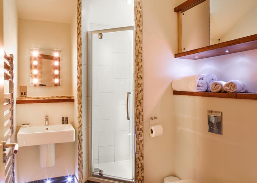 Golden Oak 1 (Pet) - Sherwood Forest Lodges, Sherwood Forest, Nr Edwinstowe