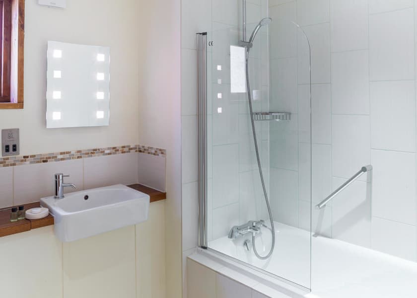 Golden Oak 3 - Sherwood Forest Lodges, Sherwood Forest, Nr Edwinstowe