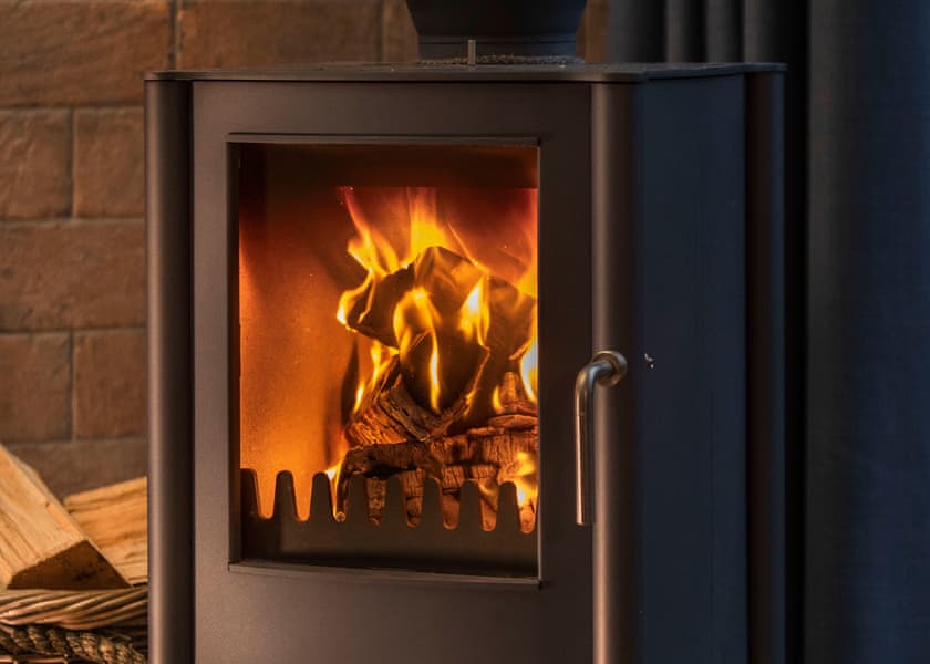 Golden Oak Hideaway - Sherwood Forest Lodges, Sherwood Forest, Nr Edwinstowe