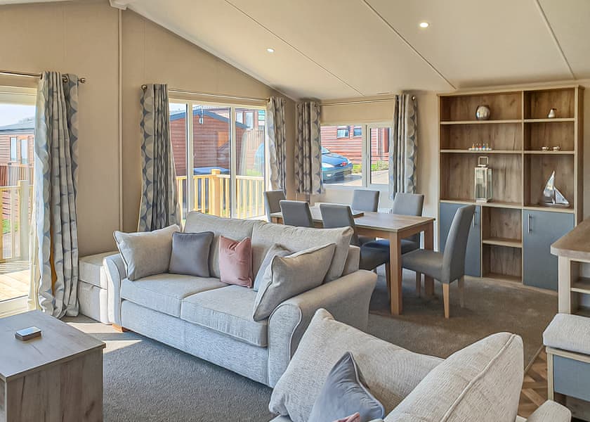 Lakeside 3 Platinum - Shear Barn Holiday Park, Hastings