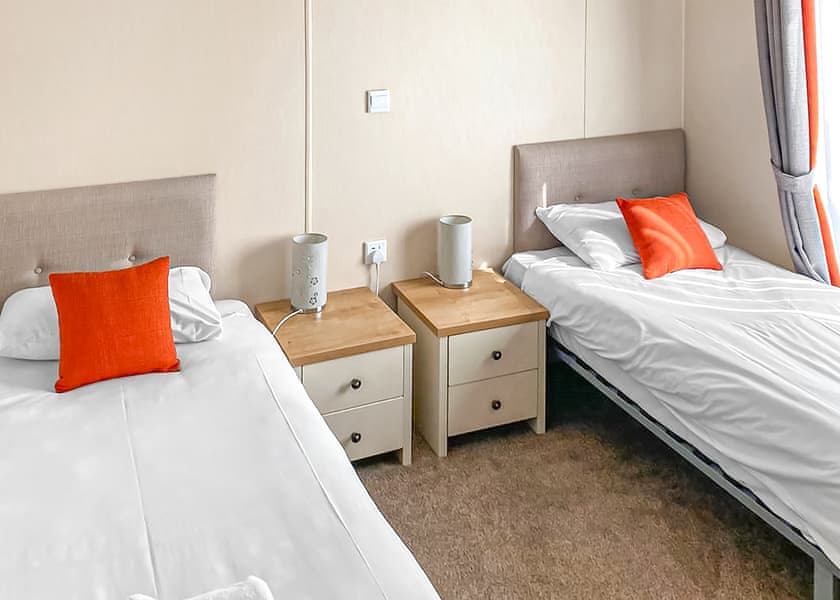 Lake Side 2 Platinum - Shear Barn Holiday Park, Hastings 