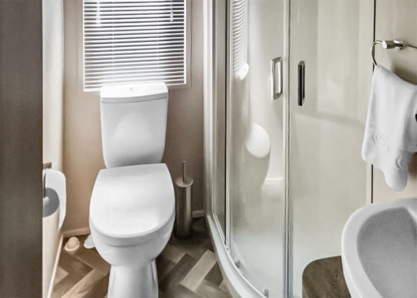 Lakeside 4 Platinum - Shear Barn Holiday Park, Hastings