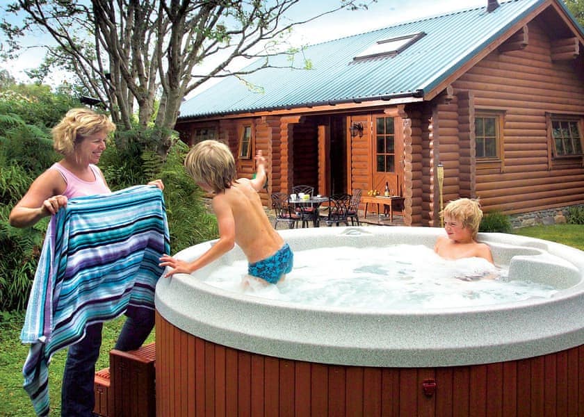 Typical Discovery Lodge hot tub