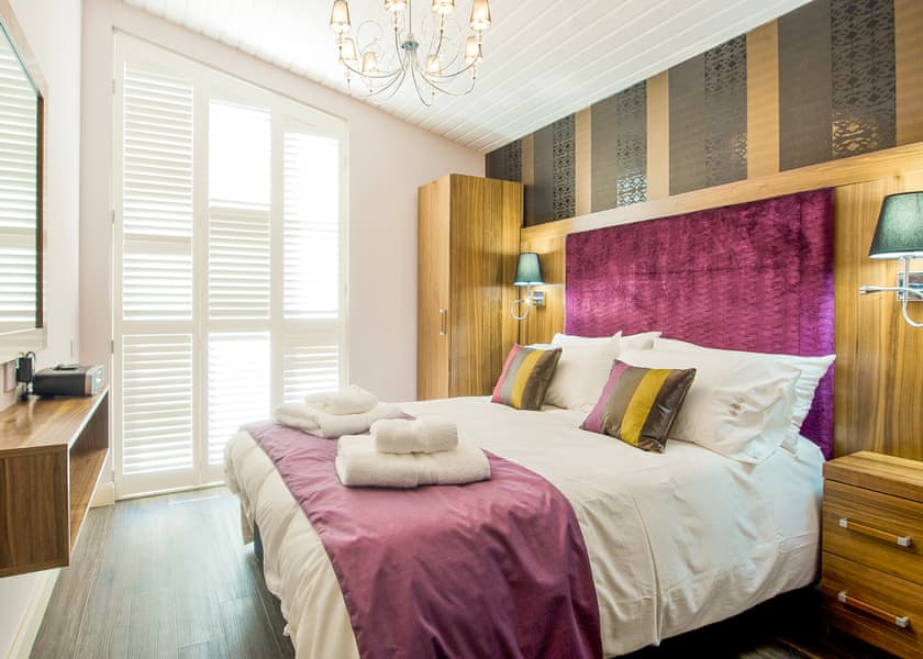 Traditional Pet Friendly 3 Bed - The Sherwood Hideaway Lodges, Perlethorpe, Newark-on-Trent