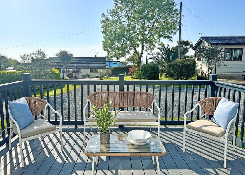 Porthleven 2 Bedroom with Decking and Hot Tub - Silver Sands Holiday Park - Cornwall, Helston