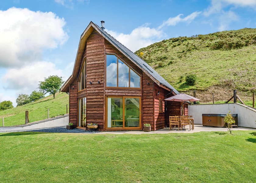 Pool View Lodge - Slate House Lodges, Little London, Nr Llandinam