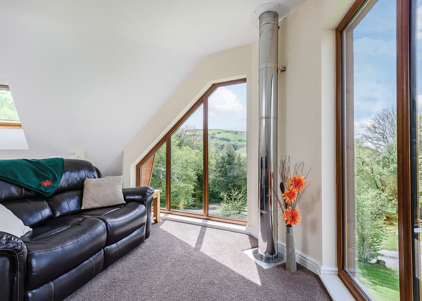 Pool View Lodge - Slate House Lodges, Little London, Nr Llandinam