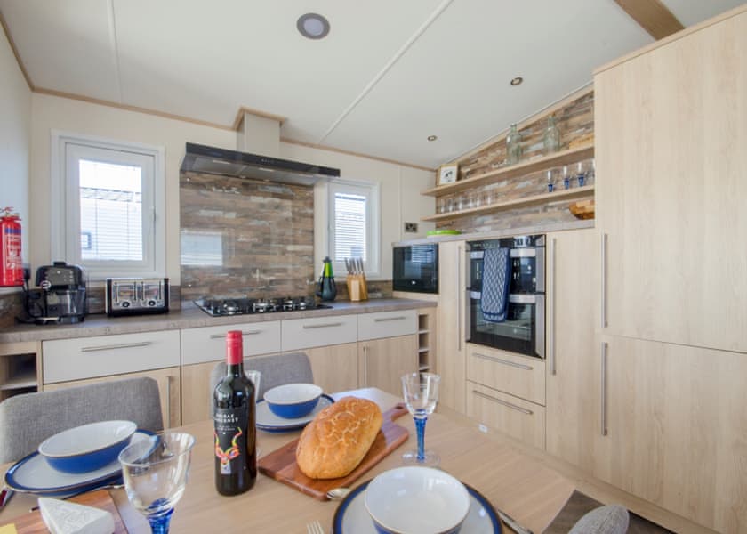 Platinum 2 Caravan with Decking - Solent Breezes, Fareham