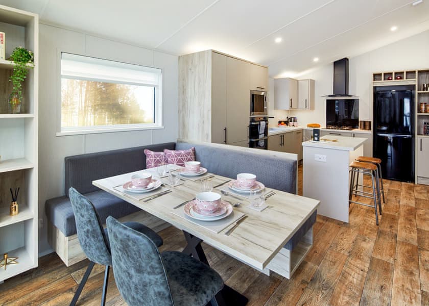 Signature Lodge 3 Bed Pet Friendly - Riverside Holiday Park, Southport