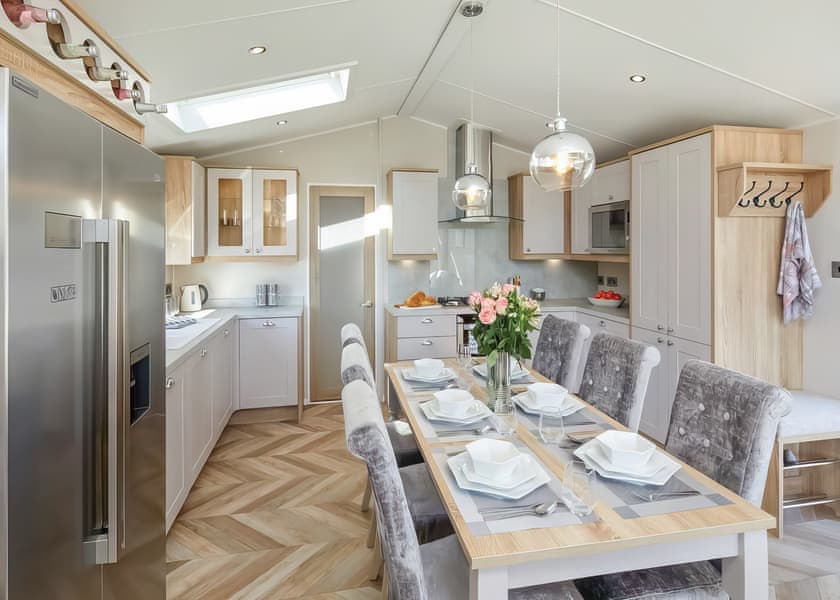 Hideaway 2 Bed Junior Lodge with Hot Tub - Riverside Holiday Park, Southport