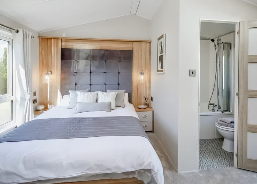 Hideaway 2 Bed Junior Lodge with Hot Tub Pet Friendly - Riverside Holiday Park, Southport