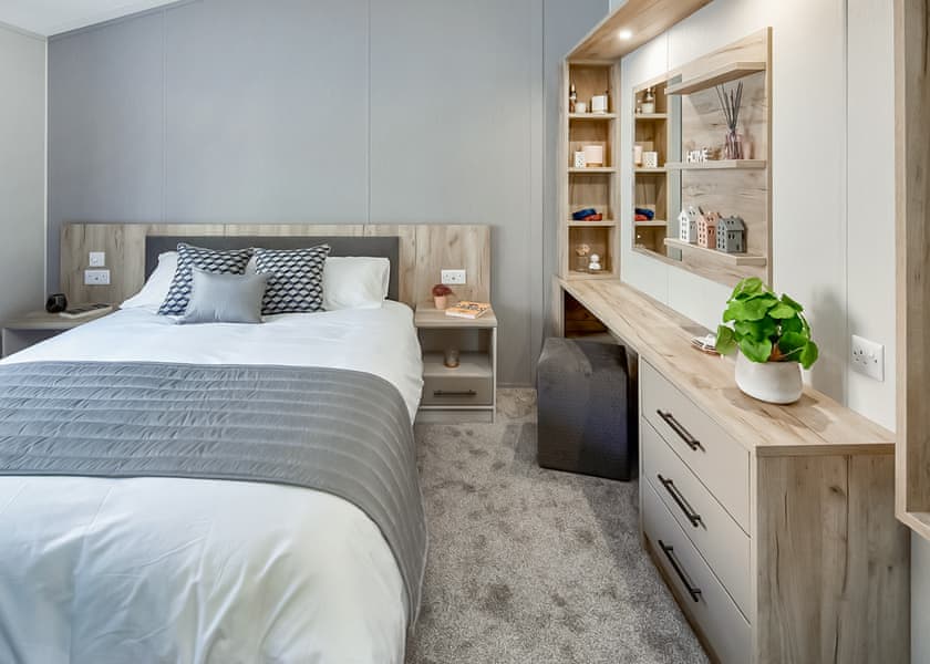 Hideaway 3 Bed Lodge with Hot Tub - Riverside Holiday Park, Southport