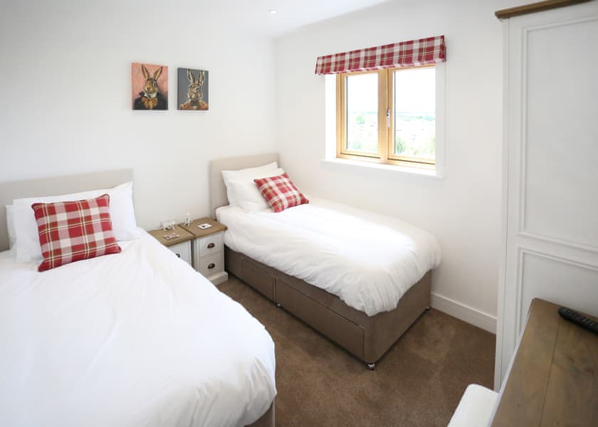 Buzzard 4 Bedroom Cottage - Stowford Farm Meadows, Combe Martin