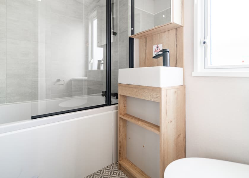 Platinum 2 Bedroom Caravan (Pet Friendly) - Stowford Farm Meadows, Combe Martin