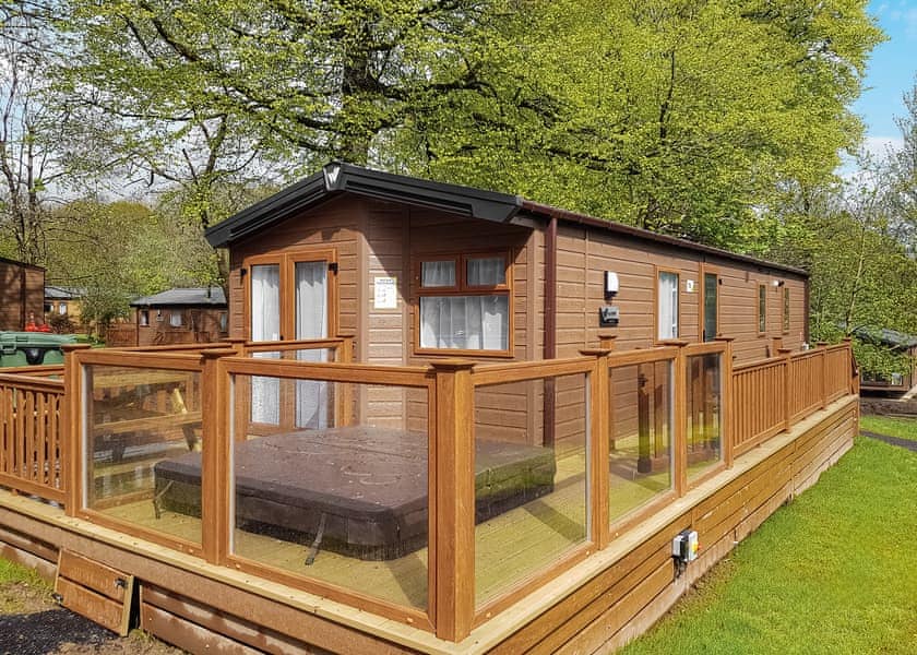 3 Bed Gold Hot Tub Caravan Lodge in Lelant, St Ives | Hoseasons