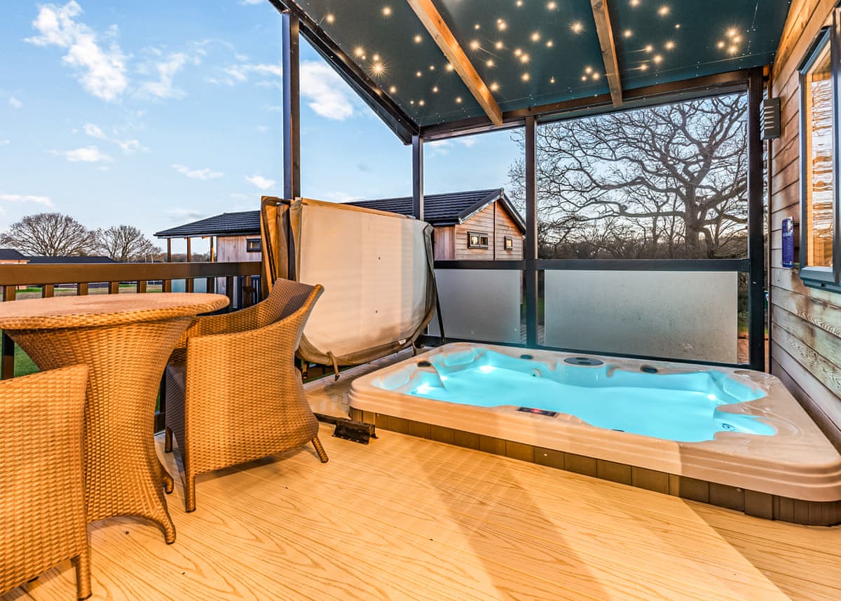 Stratford Upon Avon Lodge Retreat - Holiday lodge in Central England - Image 1
