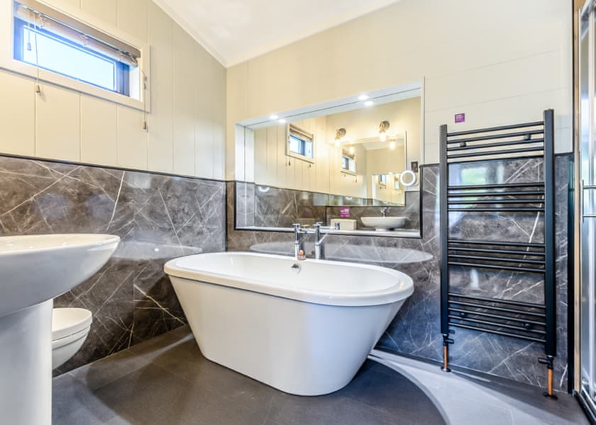 Ettington Lodge - Stratford Upon Avon Lodge Retreat, Snitterfield, Stratford Upon Avon