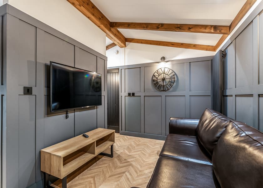 Ettington Lodge Premier - Stratford Upon Avon Lodge Retreat, Snitterfield, Stratford Upon Avon