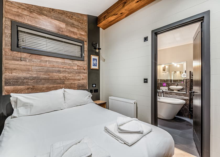 Ettington Lodge Premier - Stratford Upon Avon Lodge Retreat, Snitterfield, Stratford Upon Avon