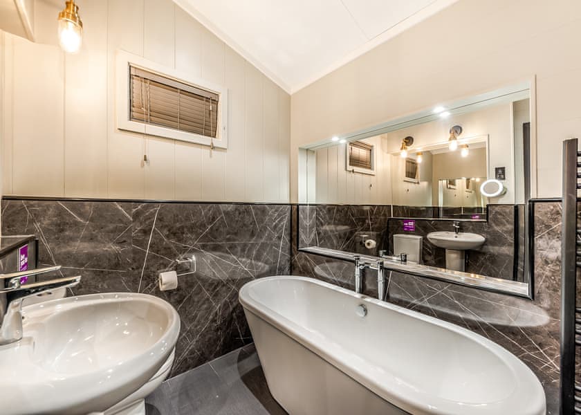 Ettington Lodge Premier - Stratford Upon Avon Lodge Retreat, Snitterfield, Stratford Upon Avon