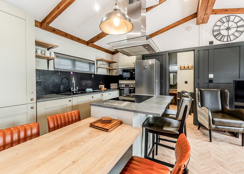 Claverdon Lodge - Stratford Upon Avon Lodge Retreat, Snitterfield, Stratford Upon Avon