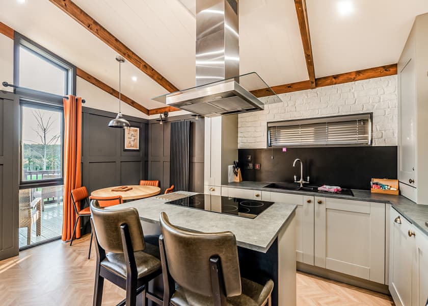 Oxhill Lodge - Stratford Upon Avon Lodge Retreat, Snitterfield, Stratford Upon Avon