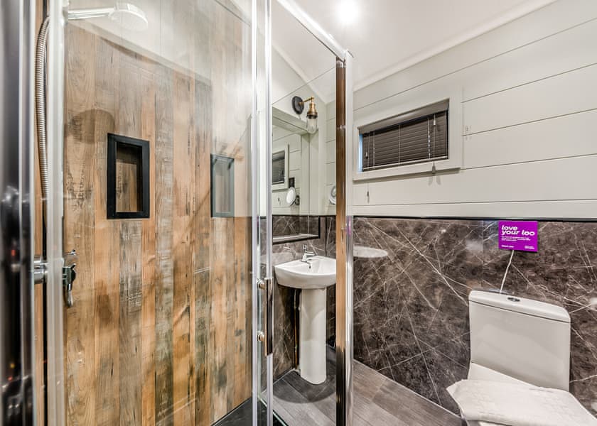 Oxhill Lodge - Stratford Upon Avon Lodge Retreat, Snitterfield, Stratford Upon Avon