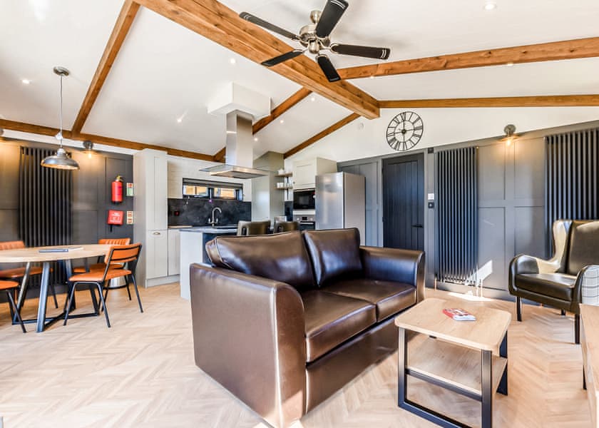 Oxhill Lodge Premier - Stratford Upon Avon Lodge Retreat, Snitterfield, Stratford Upon Avon