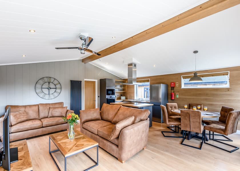 Loxley Lodge - Stratford Upon Avon Lodge Retreat, Snitterfield, Stratford Upon Avon