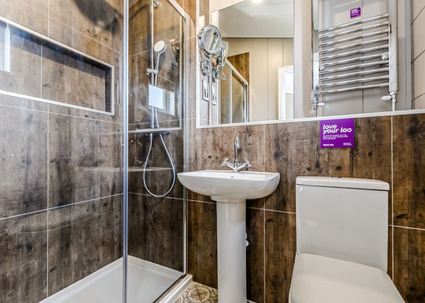 Wilmcote Lodge - Stratford Upon Avon Lodge Retreat, Snitterfield, Stratford Upon Avon