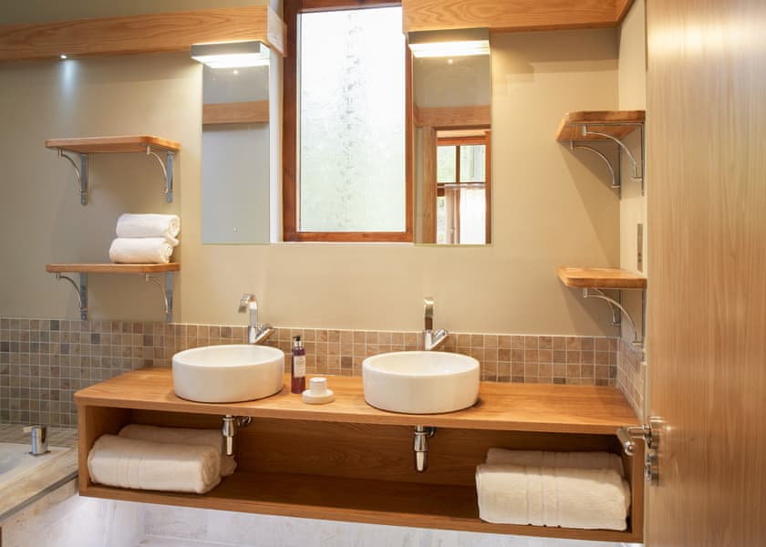 Golden Oak Hideaway Lochside 1 - Strathyre Lodges, Callander, Stirlingshire