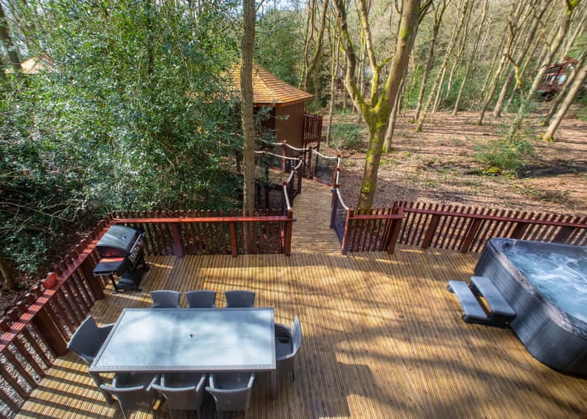Golden OakTreehouse - Strathyre Lodges, Callander, Stirlingshire