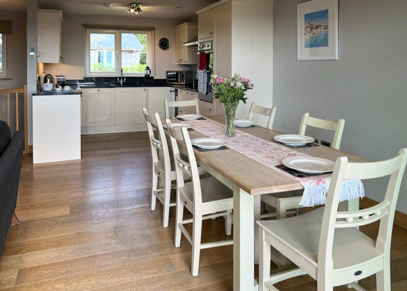 19 Poldon Lodge - Swandown Lodges, Cricket St Thomas, Chard