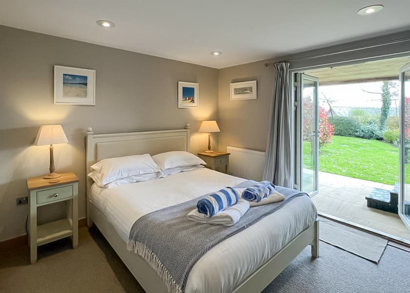 19 Poldon Lodge - Swandown Lodges, Cricket St Thomas, Chard