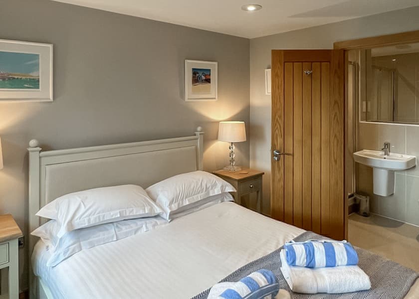 19 Poldon Lodge - Swandown Lodges, Cricket St Thomas, Chard